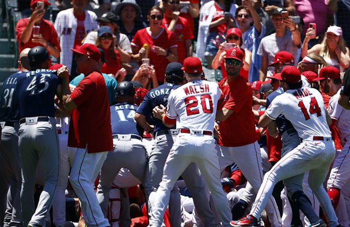 Seattle Mariners v Los Angeles Angels