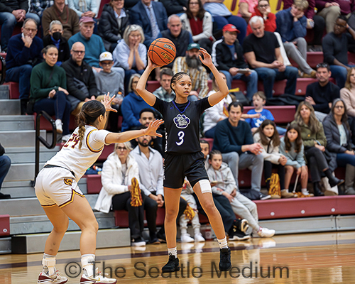 Lakeside Lions Defeat Garfield Bulldogs With Strong Defense And Balanced Scoring