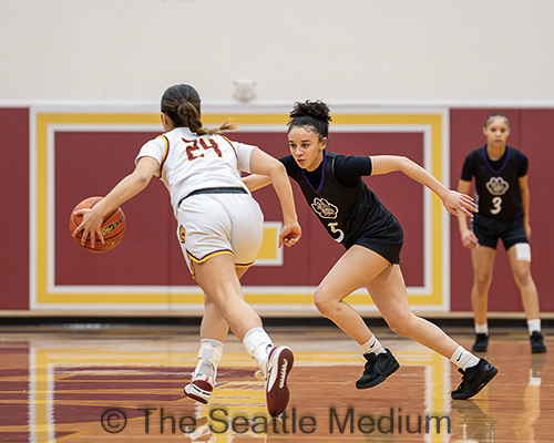 Lakeside Lions Defeat Garfield Bulldogs With Strong Defense And Balanced Scoring