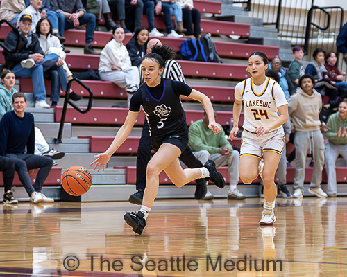 Lakeside Lions Defeat Garfield Bulldogs With Strong Defense And Balanced Scoring