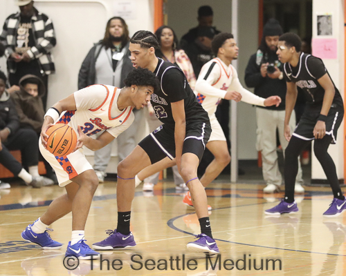 Rainier Beach Vikings Claim Victory In Intense 'Hood Classic' Matchup