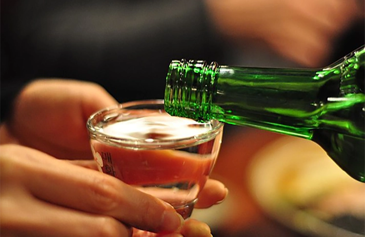 Surgeon General Warns Alcohol Consumption Increases Cancer Risk, Urges New Warning Labels