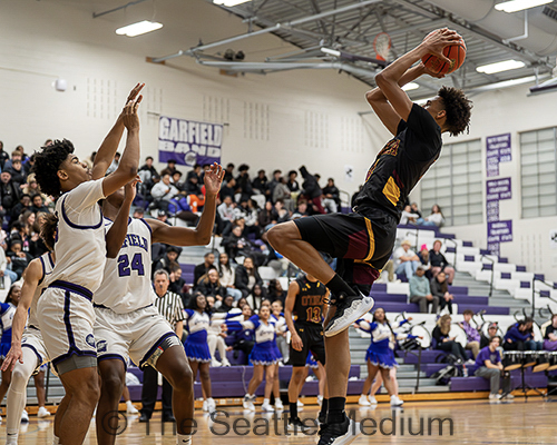 Garfield Bulldogs Secure 82-76 Overtime Victory Over O'Dea Fighting Irish