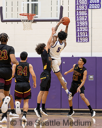 Garfield Bulldogs Secure 82-76 Overtime Victory Over O'Dea Fighting Irish