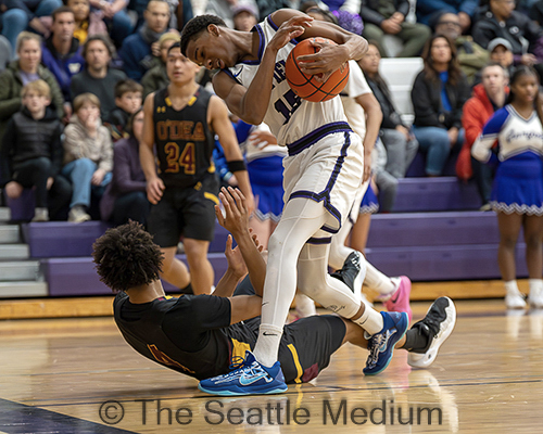 Garfield Bulldogs Secure 82-76 Overtime Victory Over O'Dea Fighting Irish