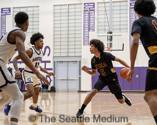 Garfield Bulldogs Secure 82-76 Overtime Victory Over O'Dea Fighting Irish