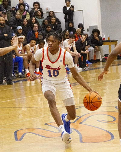 Petty Scores 31 As Rainier Beach Dominates Eastside Catholic 90-62