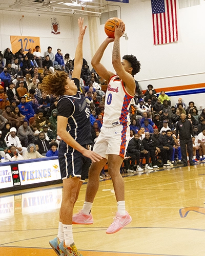 Petty Scores 31 As Rainier Beach Dominates Eastside Catholic 90-62