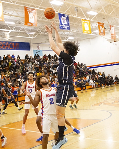 Petty Scores 31 As Rainier Beach Dominates Eastside Catholic 90-62