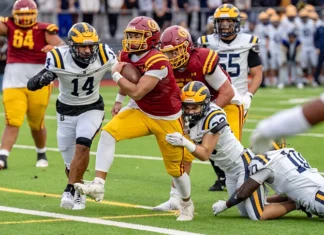O’Dea Survives late Bellevue Rally To Advance To State Title Game