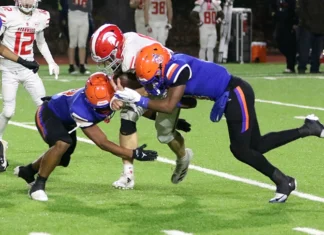 Rainier Beach Vikings Stun Stanwood Spartans In Playoff Opener