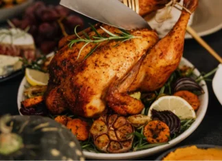 Family Member Say Something Rude During Dinner? Here’s What To Say Back, According To Experts