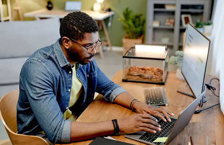 5 Ways Solopreneurs Can Grow Their Businesses In 2026