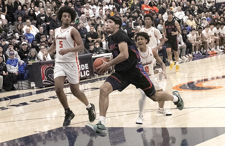 Rainier Beach Pulls Away From Eastside Catholic In Second Half Surge