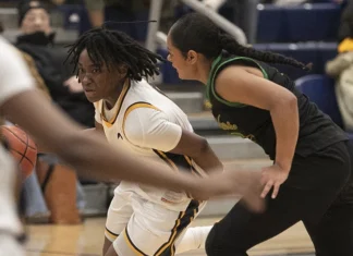 Bellevue, Eastside Catholic Girls Advance To 3A District 2 Championship Game