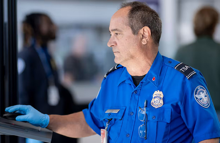 Senate Advances DHS Funding Bill, Excludes ICE And Border Patrol Funding