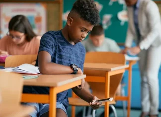 Seattle Public Schools To Implement New Cellphone Policy Beginning Next Week