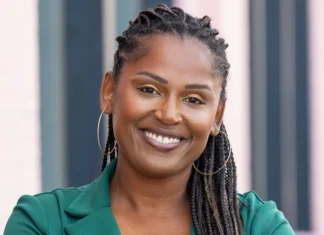 Teaching Financial Freedom Early: Why Money Habits Start Before Adulthood